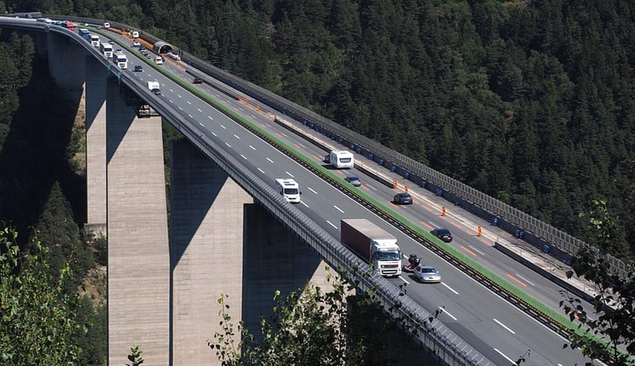 bridge with cars in europe rules for driving